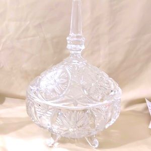 Candy Dish with Lid. Vintage Crystal Lead Cut Glass pattern flowers design.A1679